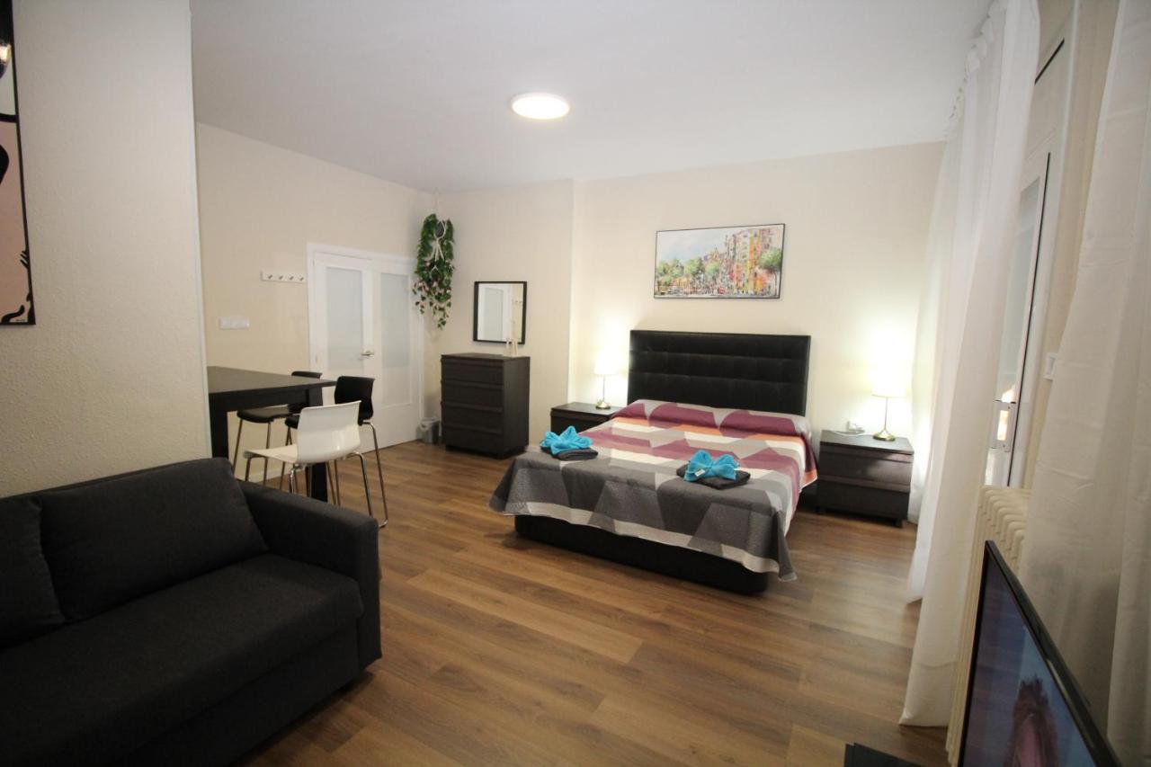 Urgel Habitaciones Barcelona Eksteriør bilde