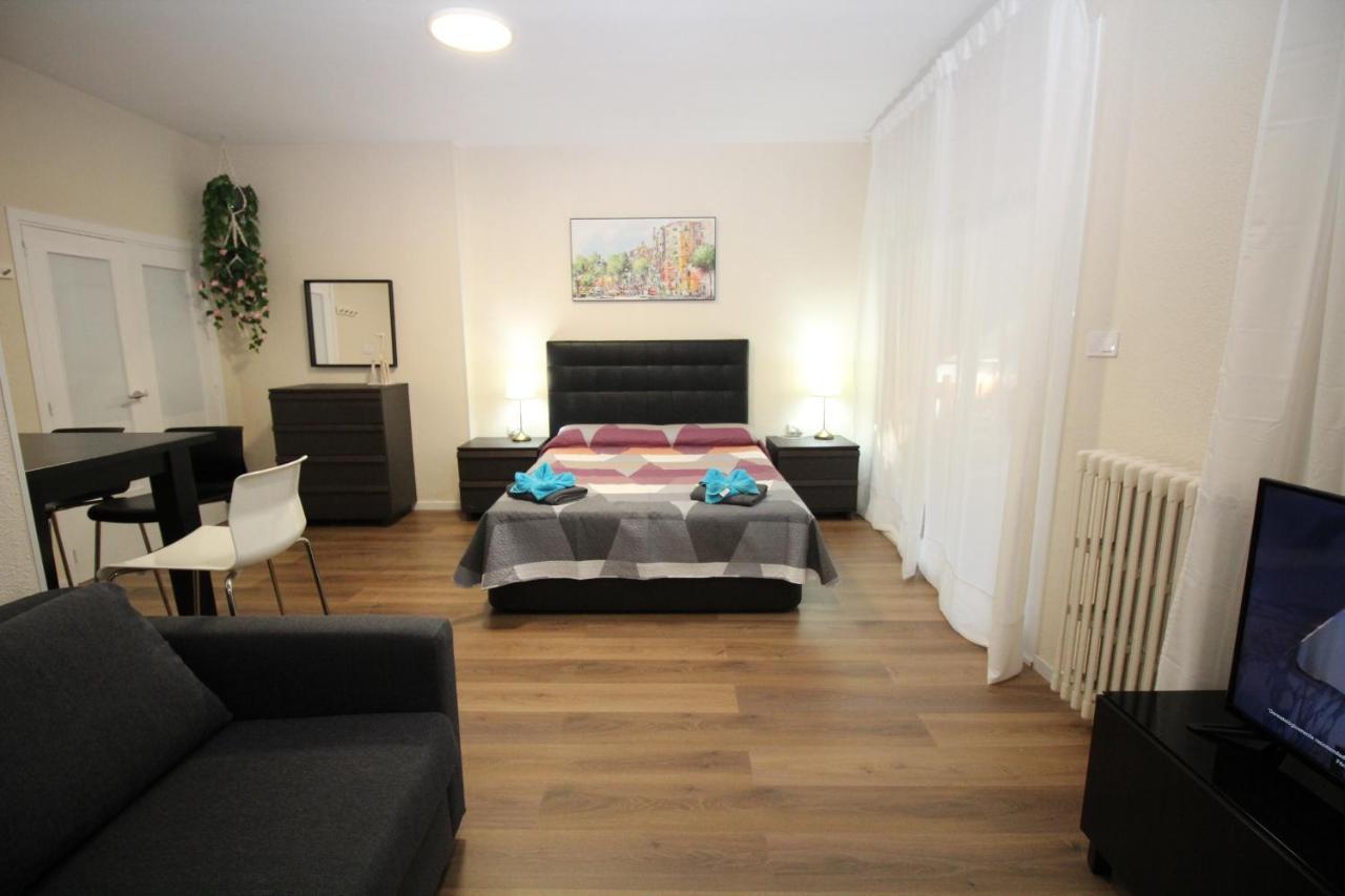 Urgel Habitaciones Barcelona Eksteriør bilde